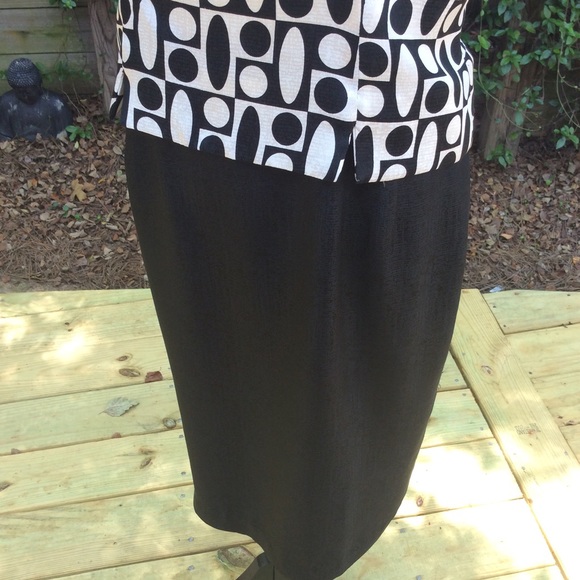 Black and white dress - Picture 3 of 7